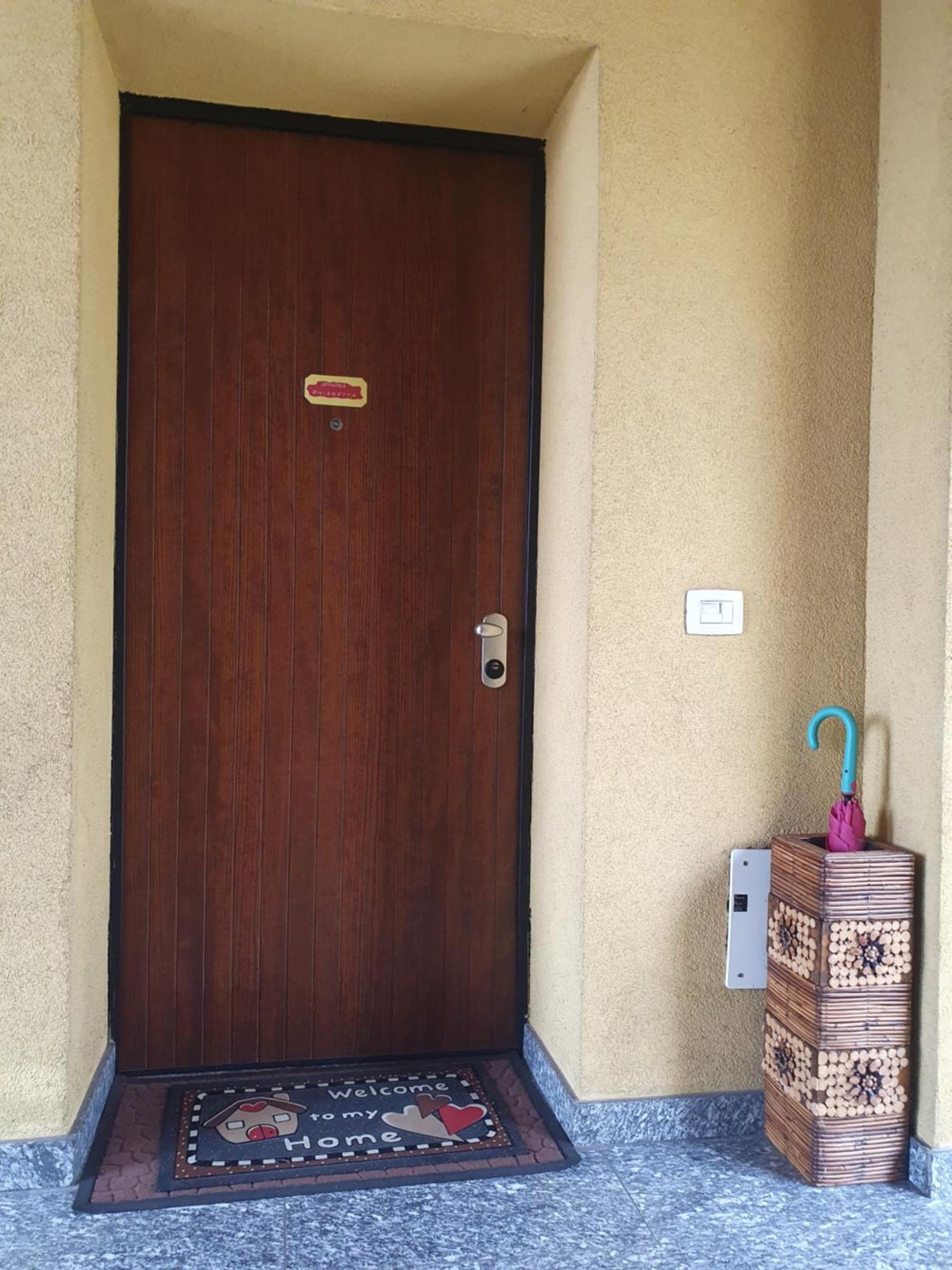 Apartamento Dimora Chiaretta Caronno Pertusella Exterior foto